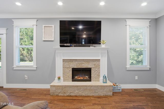 120 Sunny Lane, Unicoi, TN 37692