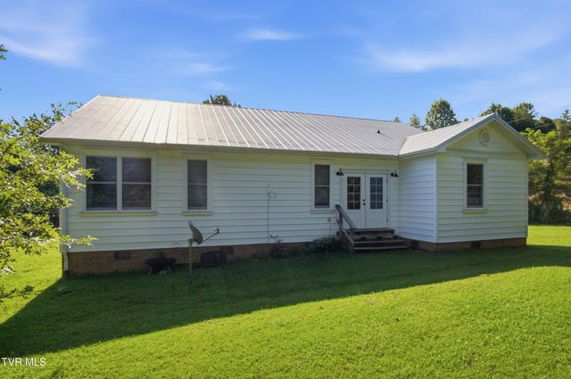 120 Sunny Lane, Unicoi, TN 37692