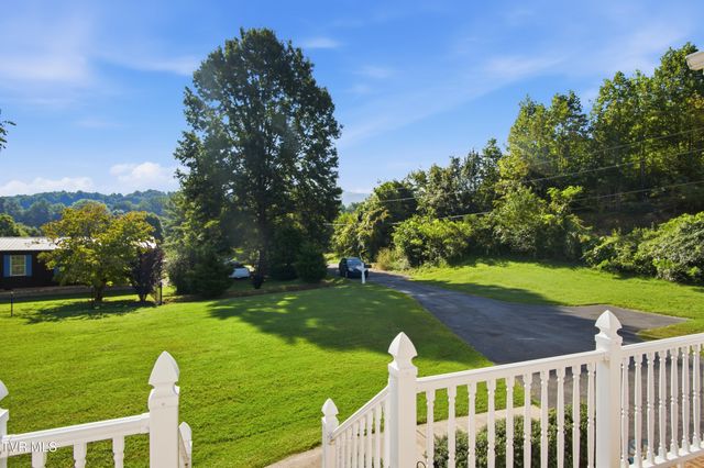 120 Sunny Lane, Unicoi, TN 37692