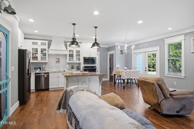 120 Sunny Lane, Unicoi, TN 37692