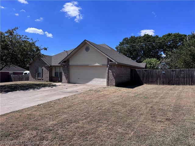 400 Beca Lane, Prairie Grove, AR 72753