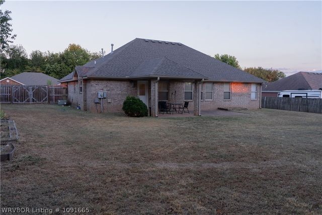 400 Beca Lane, Prairie Grove, AR 72753