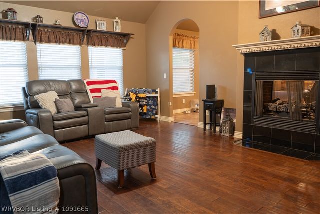 400 Beca Lane, Prairie Grove, AR 72753