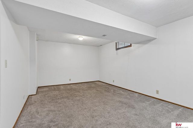 12916 S 28th Avenue, Bellevue, NE 68123