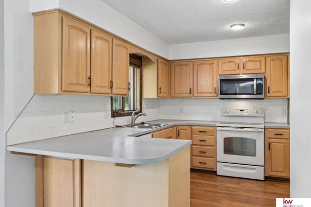 12916 S 28th Avenue, Bellevue, NE 68123