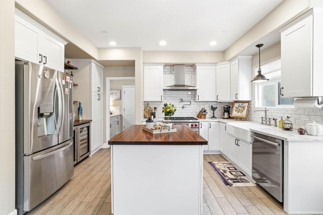 308 Lawndale Ct, Cameron Park, CA 95682