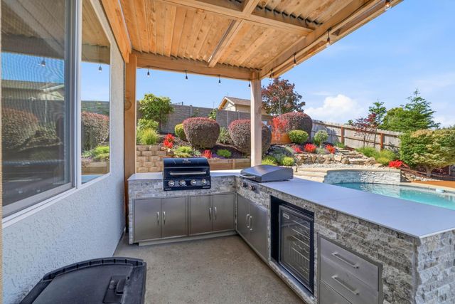 308 Lawndale Ct, Cameron Park, CA 95682