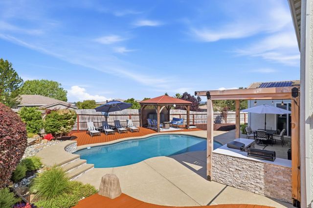 308 Lawndale Ct, Cameron Park, CA 95682