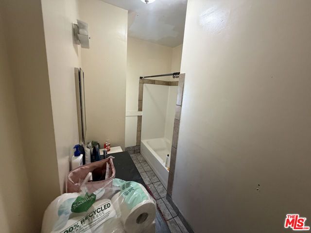 1140 W 51st Place, Los Angeles, CA 90037