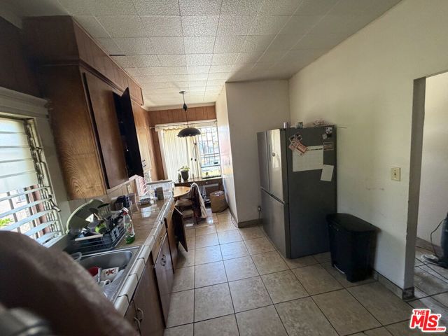 1140 W 51st Place, Los Angeles, CA 90037