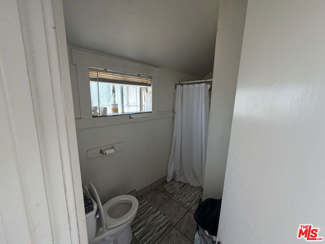 1140 W 51st Place, Los Angeles, CA 90037