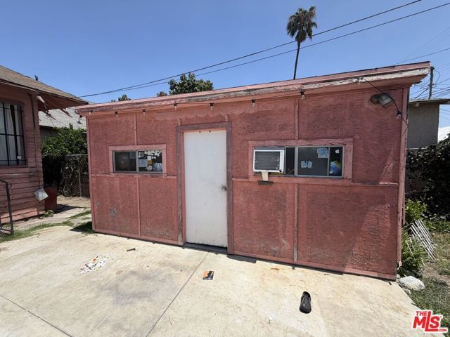 1140 W 51st Place, Los Angeles, CA 90037