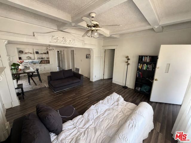 1140 W 51st Place, Los Angeles, CA 90037