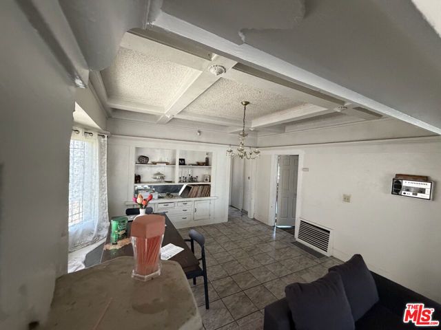 1140 W 51st Place, Los Angeles, CA 90037