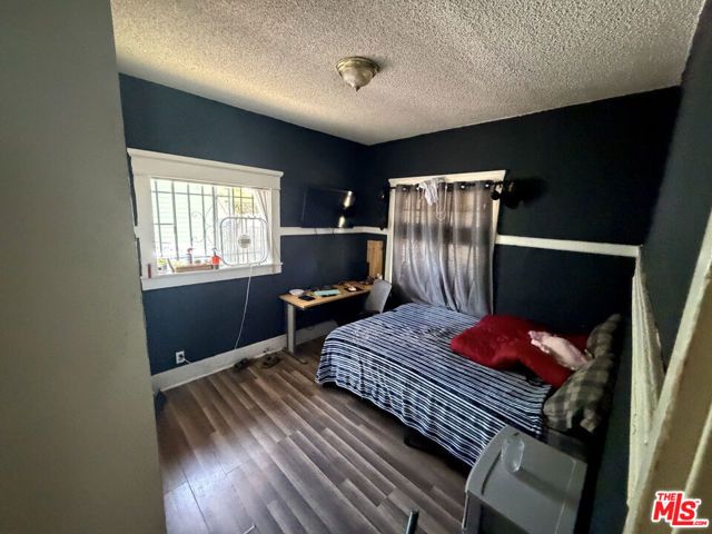 1140 W 51st Place, Los Angeles, CA 90037
