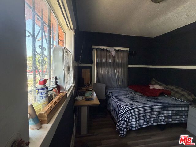 1140 W 51st Place, Los Angeles, CA 90037