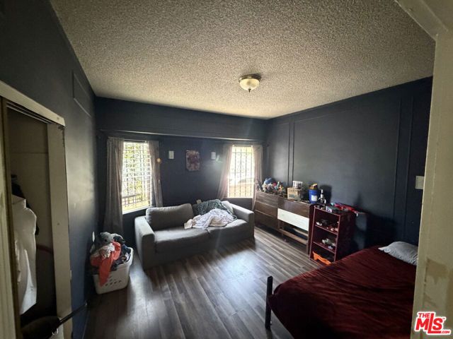 1140 W 51st Place, Los Angeles, CA 90037