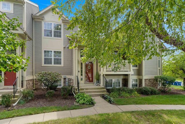 2881 N Augusta Drive, Wadsworth, IL 60083
