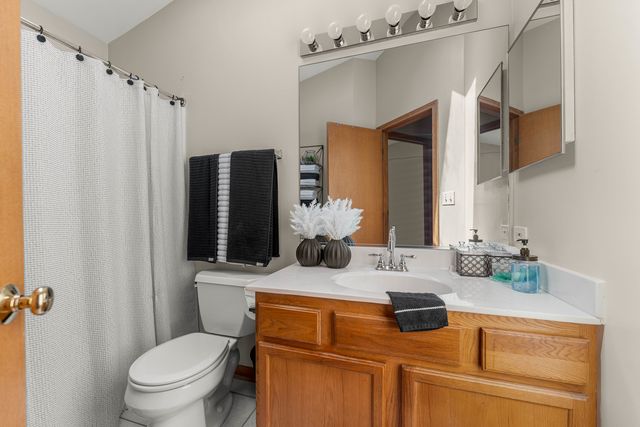 2881 N Augusta Drive, Wadsworth, IL 60083