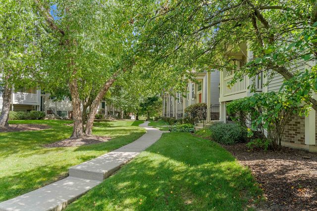 2881 N Augusta Drive, Wadsworth, IL 60083