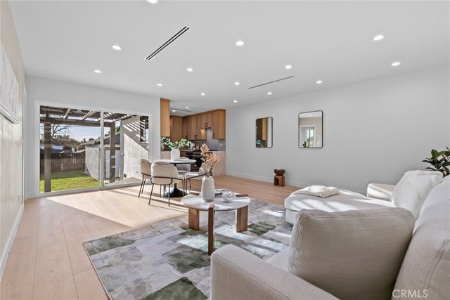 3141 N Frederic, Burbank, CA 91504