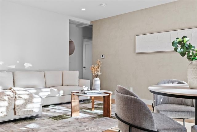 3141 N Frederic, Burbank, CA 91504