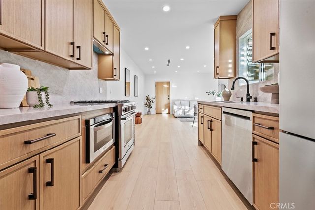 3141 N Frederic, Burbank, CA 91504