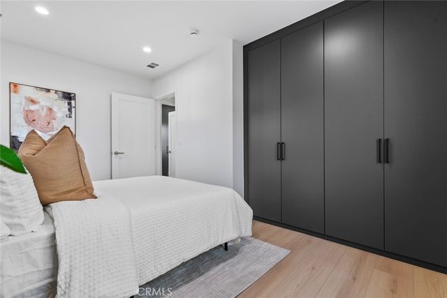 3141 N Frederic, Burbank, CA 91504