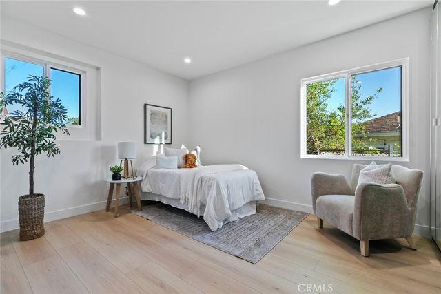 3141 N Frederic, Burbank, CA 91504