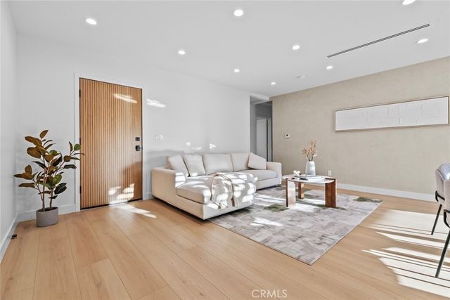 3141 N Frederic, Burbank, CA 91504