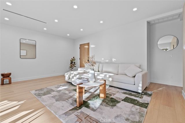 3141 N Frederic, Burbank, CA 91504