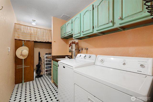 122 Island View Road, Port Angeles, WA 98362