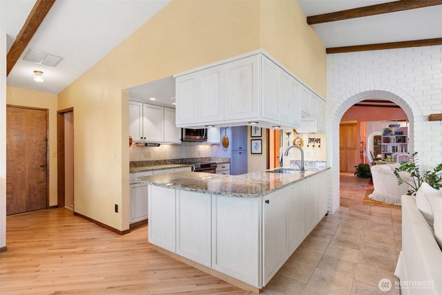 122 Island View Road, Port Angeles, WA 98362