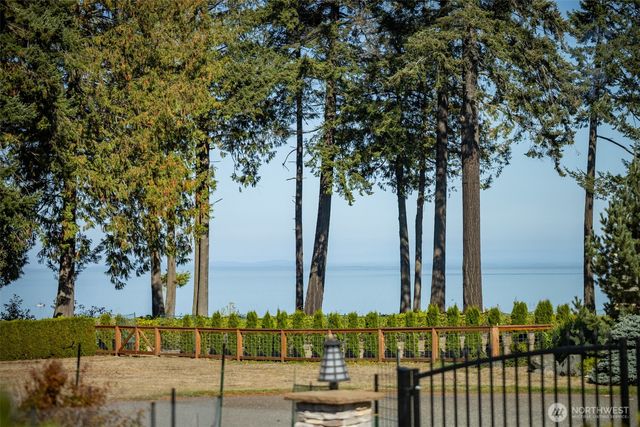 122 Island View Road, Port Angeles, WA 98362