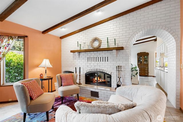 122 Island View Road, Port Angeles, WA 98362