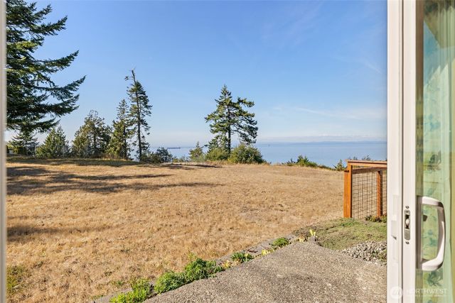 122 Island View Road, Port Angeles, WA 98362