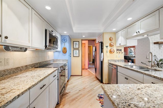 122 Island View Road, Port Angeles, WA 98362