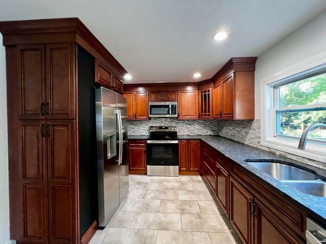 308 Boutelle St, Fitchburg, MA 01420