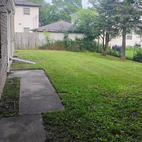 5117 W Fairmount AVENUE, Milwaukee, WI 53218