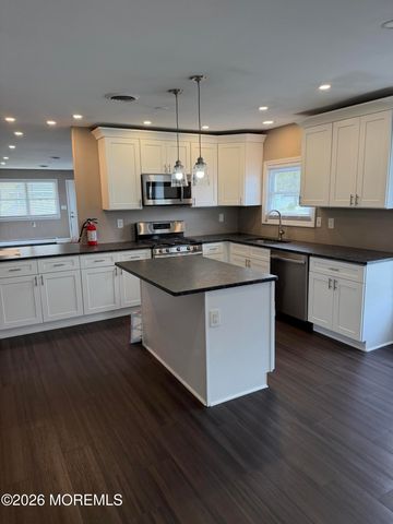 324 Saint Thomas Drive, Toms River, NJ 08757