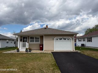 324 Saint Thomas Drive, Toms River, NJ 08757