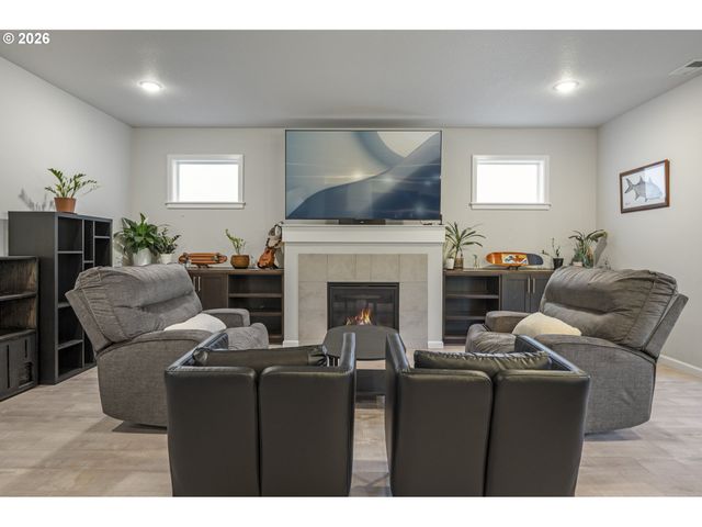 18529 Sw BLUEBIRD Ln, Beaverton, OR 97003