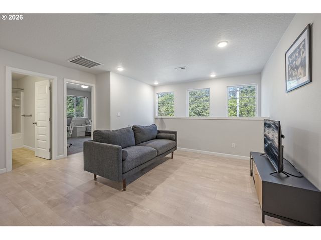 18529 Sw BLUEBIRD Ln, Beaverton, OR 97003