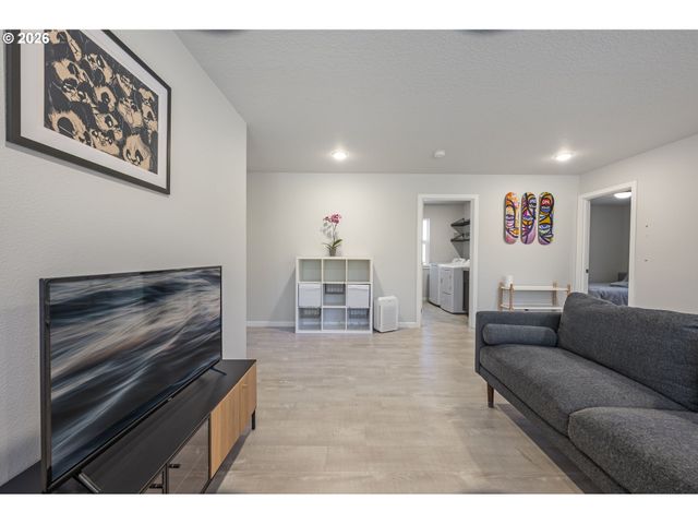 18529 Sw BLUEBIRD Ln, Beaverton, OR 97003