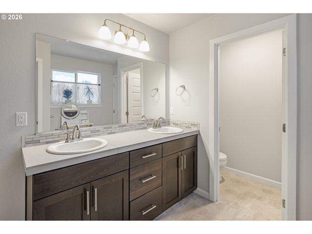 18529 Sw BLUEBIRD Ln, Beaverton, OR 97003