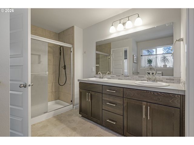 18529 Sw BLUEBIRD Ln, Beaverton, OR 97003