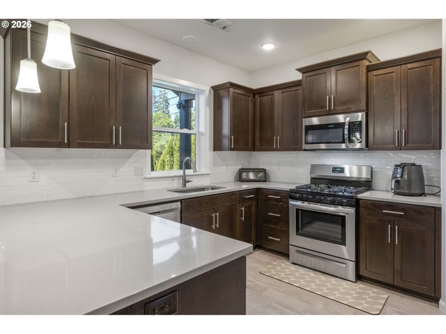 18529 Sw BLUEBIRD Ln, Beaverton, OR 97003