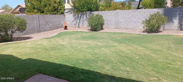 3930 W HACKAMORE Drive, Phoenix, AZ 85083