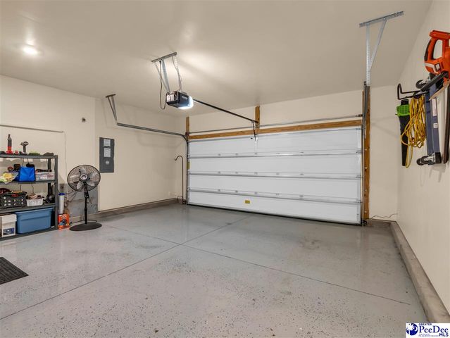 2066 E Paces Trl, Darlington, SC 29532