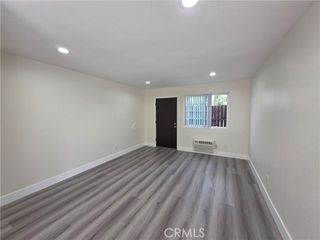 6911 Woodley 101, Van Nuys (los Angeles), CA 91406